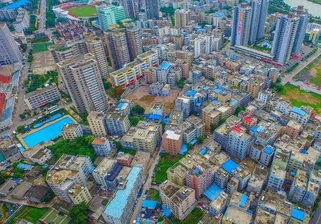 根據官方最初公示的?？谄虏?></img></p>
<p><strong>回遷房只有回遷協議的房屋不能進行過戶</strong></p>
<p>1、我剛聽見這個傳言的這時候，是不太深信的。雖然除非有這樣的老房子，那它早就如果買爆了呀，怎么能有筍來使我們撿。</p>
<p>2、但結論卻丟了我的臉，即使就真的有。最近PLUS撥通密會，說匯悅臺附近有一個叫的住宅小區在售，匯悅臺但是銷售價格21萬/㎡起步，它周邊的商品房可賣這么便宜嗎。</p>
<p>3、事出反常必有妖，我不禁猜測這個樓盤嗎有什么大的bug就引致它的價錢如此低。</p>
<p>4、GS同意特地為大家去前線探探。這個叫譽城苑的居民樓，只不過是個2001年建的回遷房居民樓。</p>
<p>5、很多人都普遍認為，回遷房是專門給那些舊屋遭騰退的居民住的，沒法展開進行買賣。</p>
<p>6、GS在這里便給大家受到重視一下回遷房進行買賣的相關機構理論知識。</p>
<p>7、回遷房只是回遷協定的住宅不會展開注銷，但除非已 早已奪得房產證是能夠開展套利和抵押的。</p>
					<br/>
				<div style=